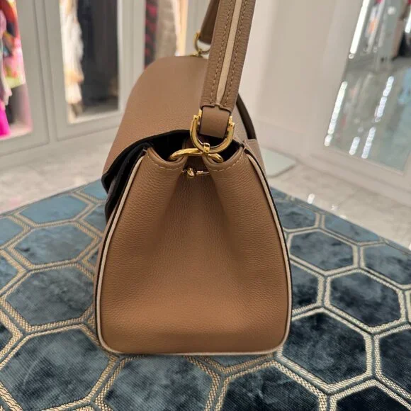 Louis Vuitton Grained Calfskin Monogram Double V Handbag - Picture 4 of 6